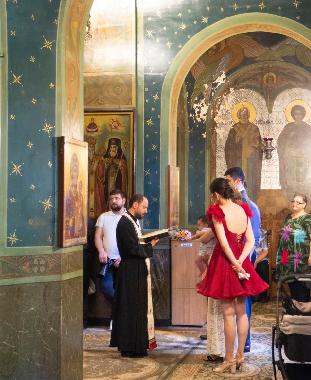 Tupsahdin keskelle ristiäisiä