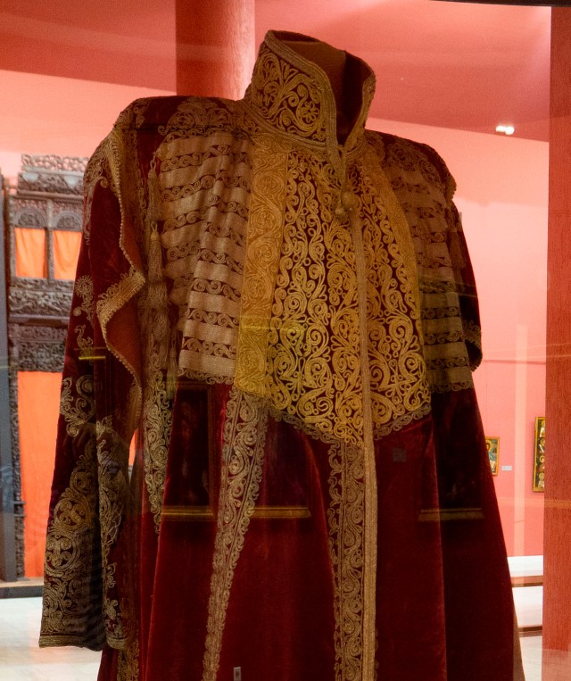 Drakulalle sopivaa puvustoa